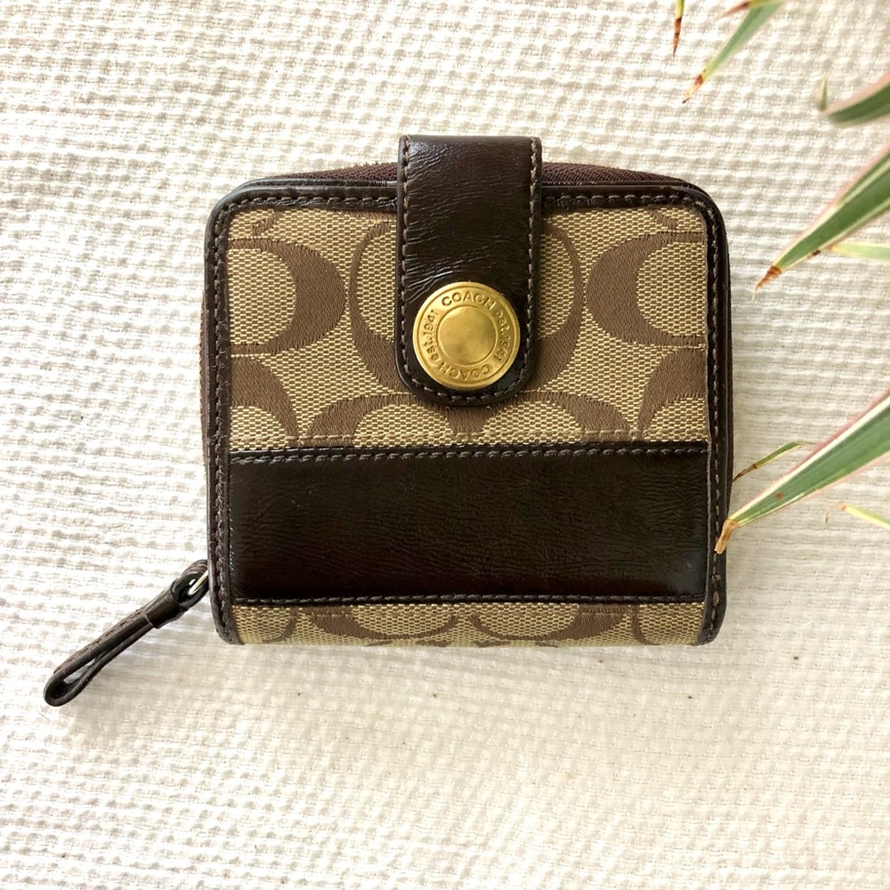 🌿 COACH Signature Canvas Small Snap Closure Fold Wallet